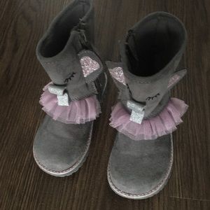 Toddler fall boots.